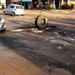 Baches se multiplican como hongos y Comuna culpa a la lluvia