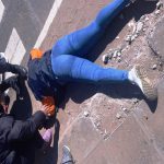 Auto atropella a una mujer en Luque